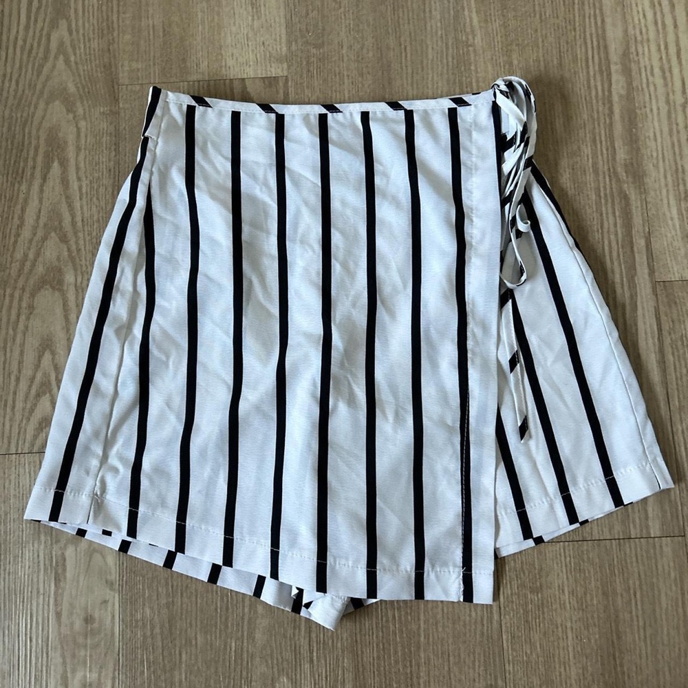 Black&white skort